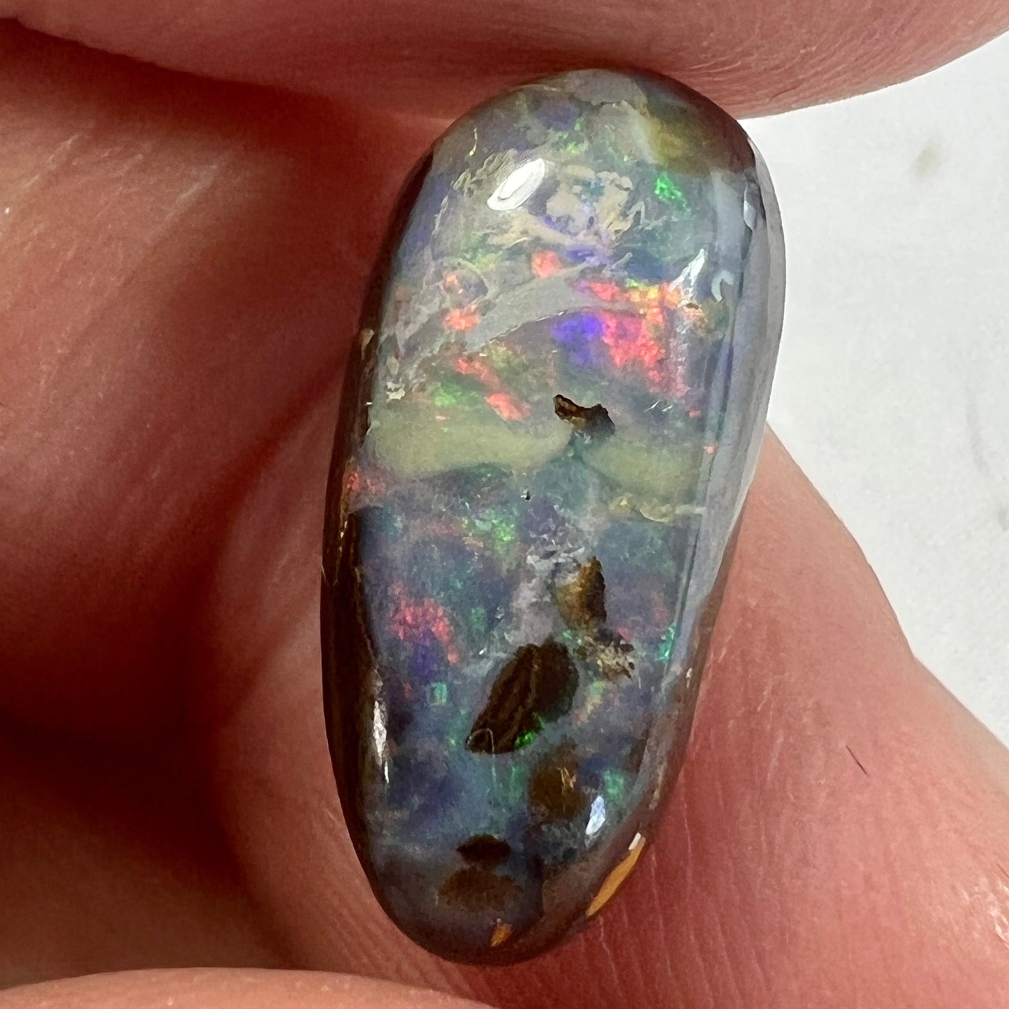 Lovely piece of Winton boulder opal, with striking colours. Would make a nice ring.