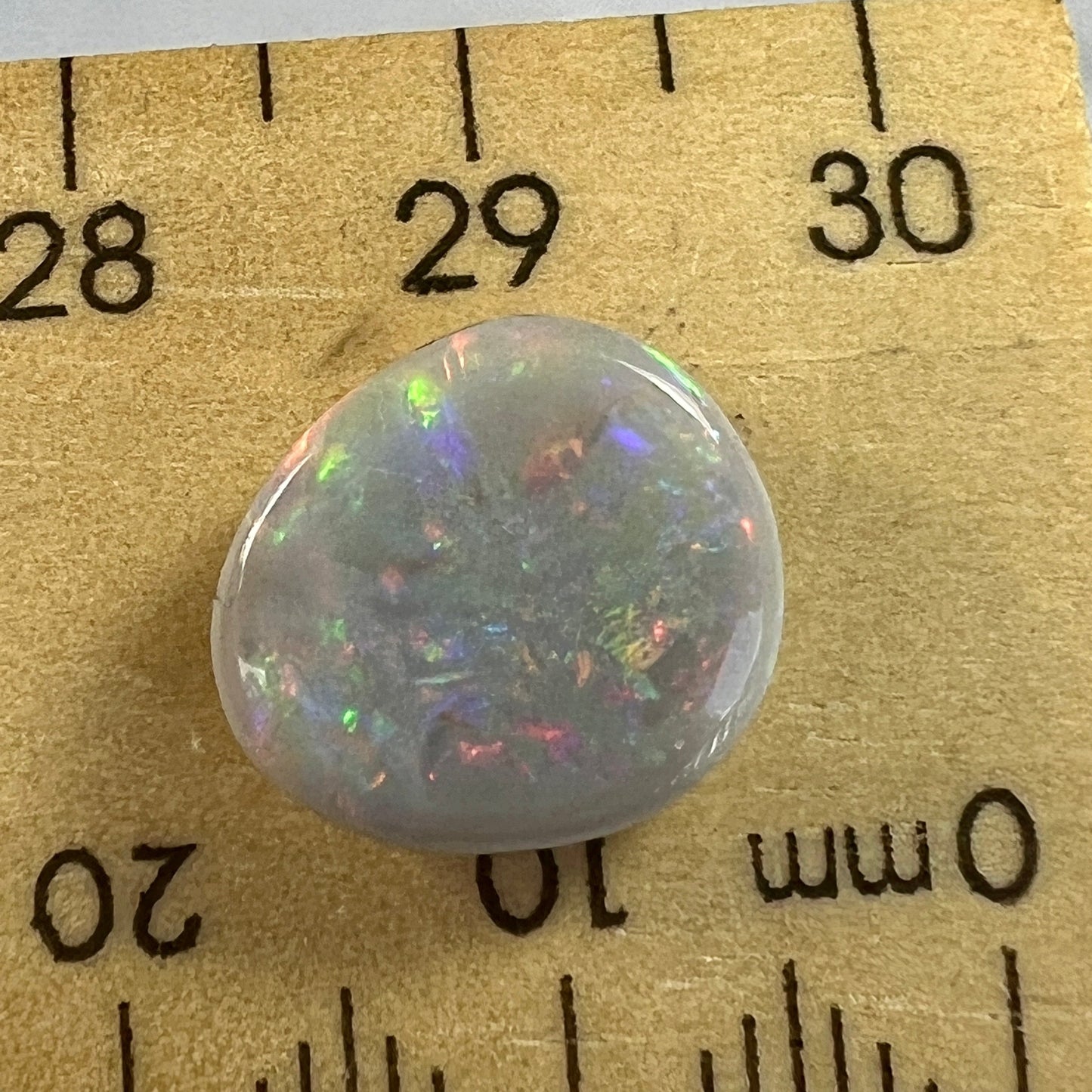 Gorgeous little opal displaying a brilliant colour of play.